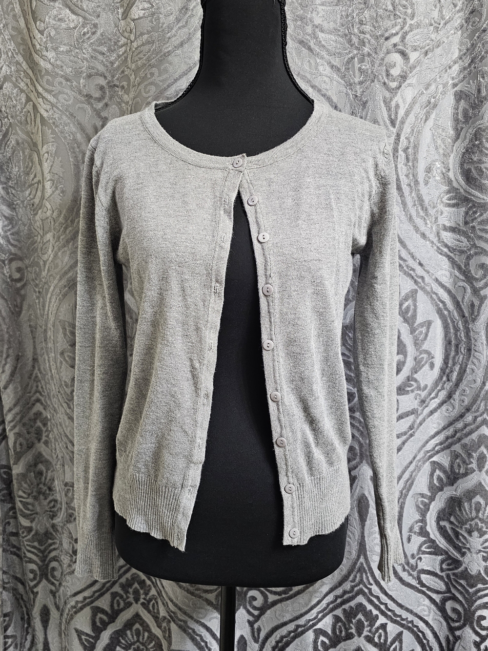 4 x $15 debut Light Gray Button-Front Knit Cardigan - Picture 2 of 9